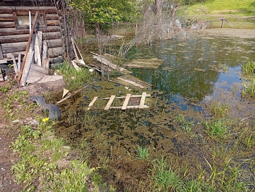 Кинешемец 3 года борется с подтоплением на огороде